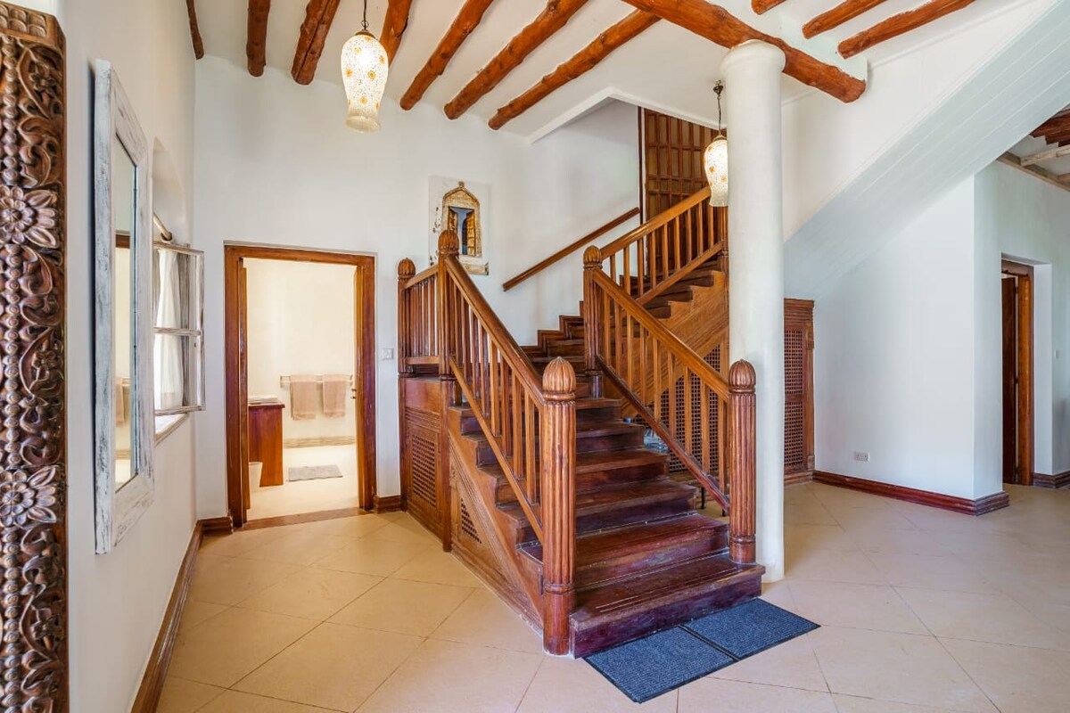 Diani White House - 2 Homes Together, 6BR — photo 16