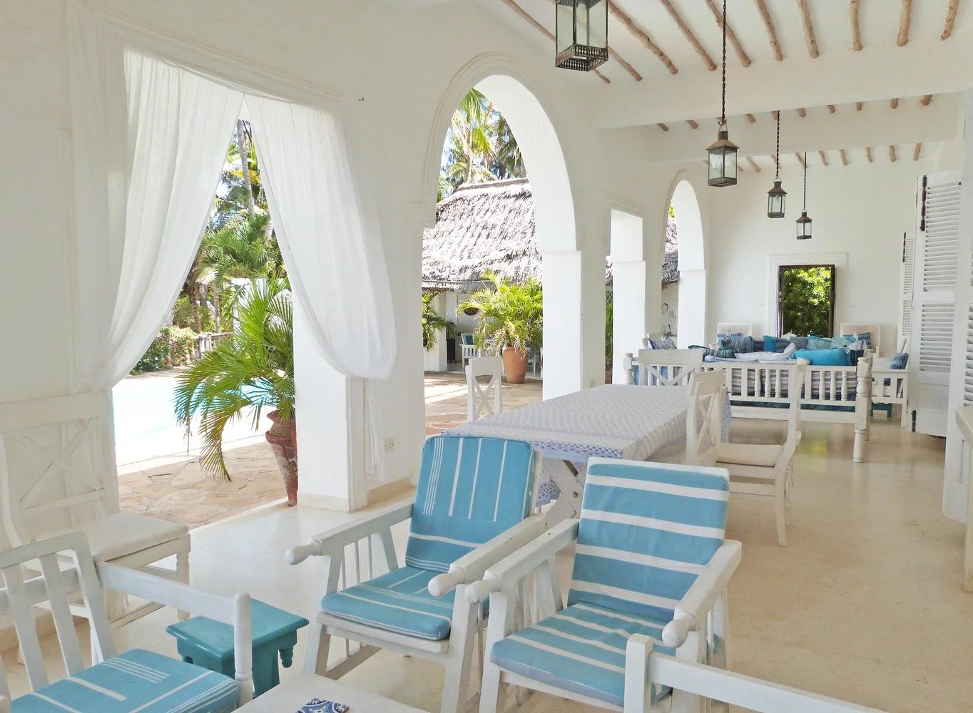 Blue Bay Beach House, 5BR Beachfront — photo 10