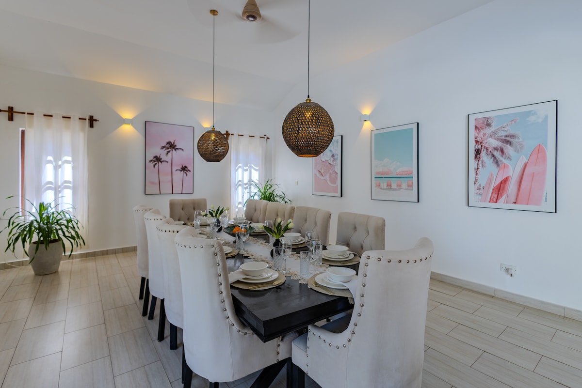 Sky Villa Luxury Pool Retreat, 8BR — photo 18