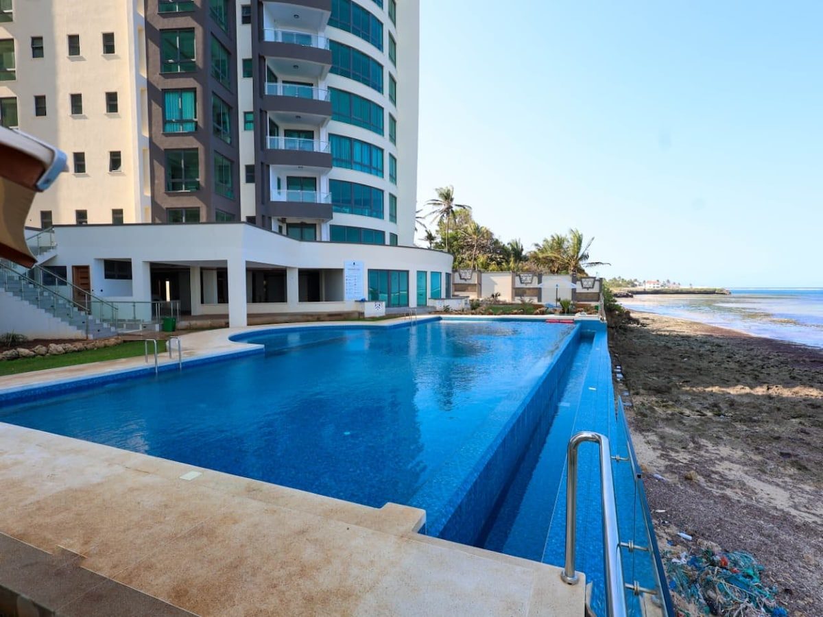 Luxury 3BR Beachfront Escape — photo 43