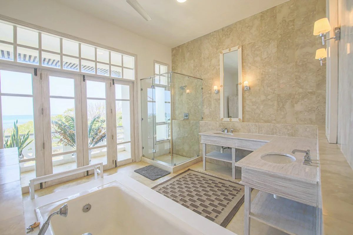 Paradise Found, 5BR Beachfront — photo 15