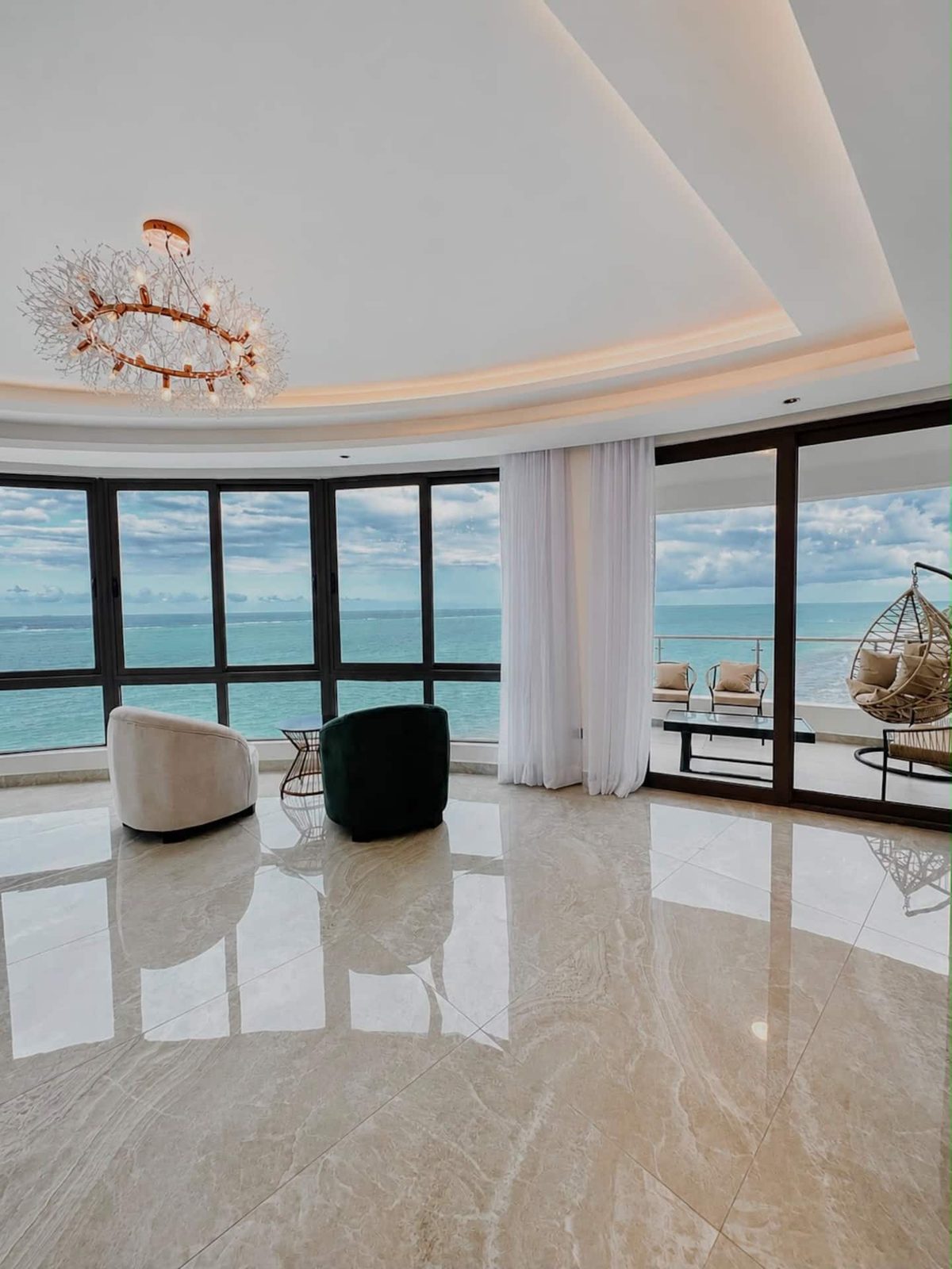 Panoramic Beachfront Residence — photo 3
