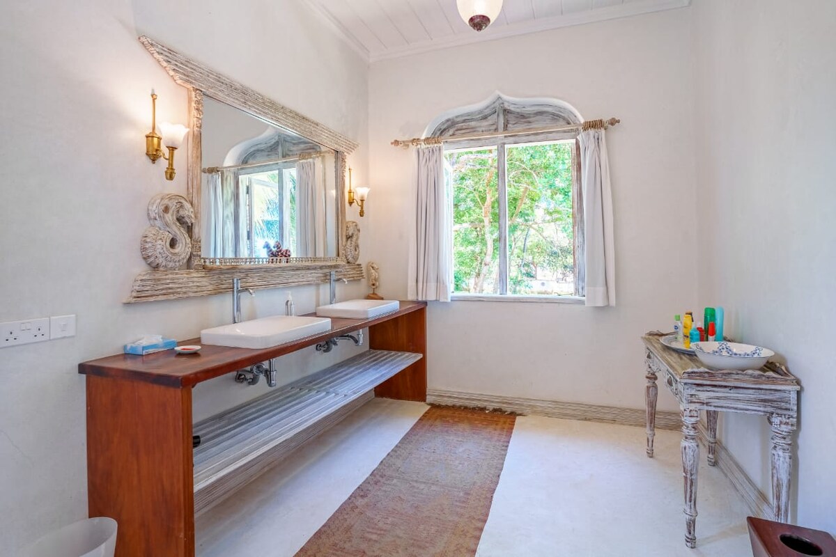 Diani White House - 2 Homes Together, 6BR — photo 46