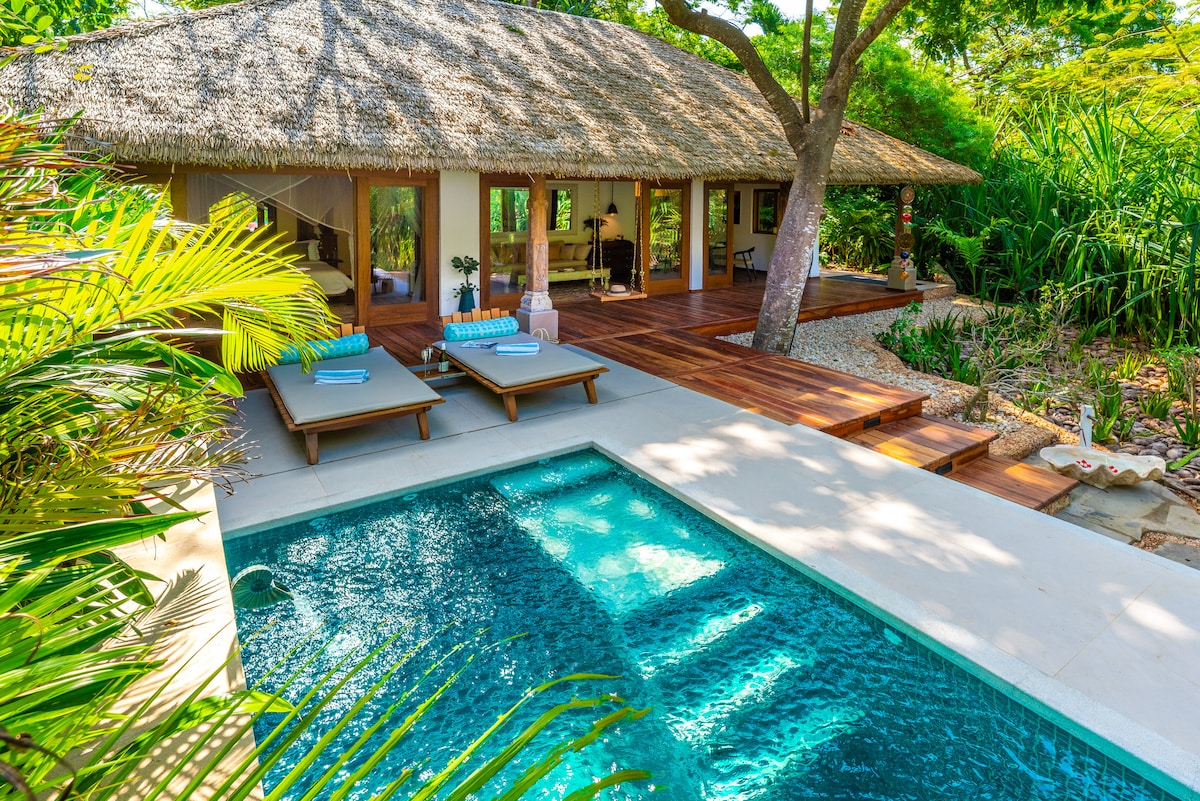 Pandanas Beach Villa — view 1