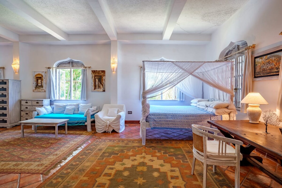 Diani White House - 2 Homes Together, 6BR — photo 13