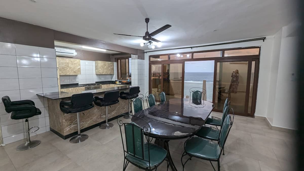 Jade Penthouse Beach Apartment, 4BR — photo 22