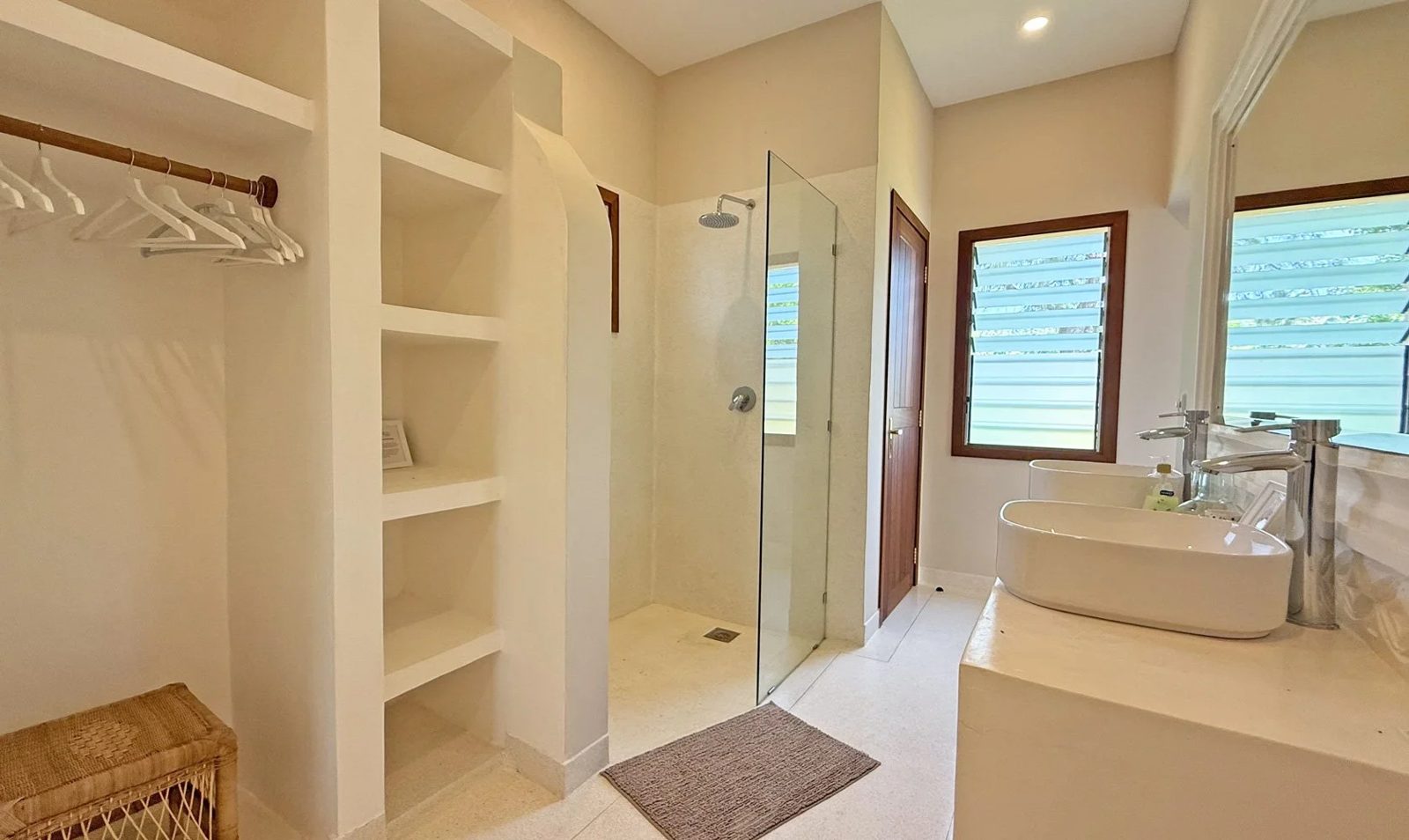 Upepo House, 4BR Mida Forest — photo 25