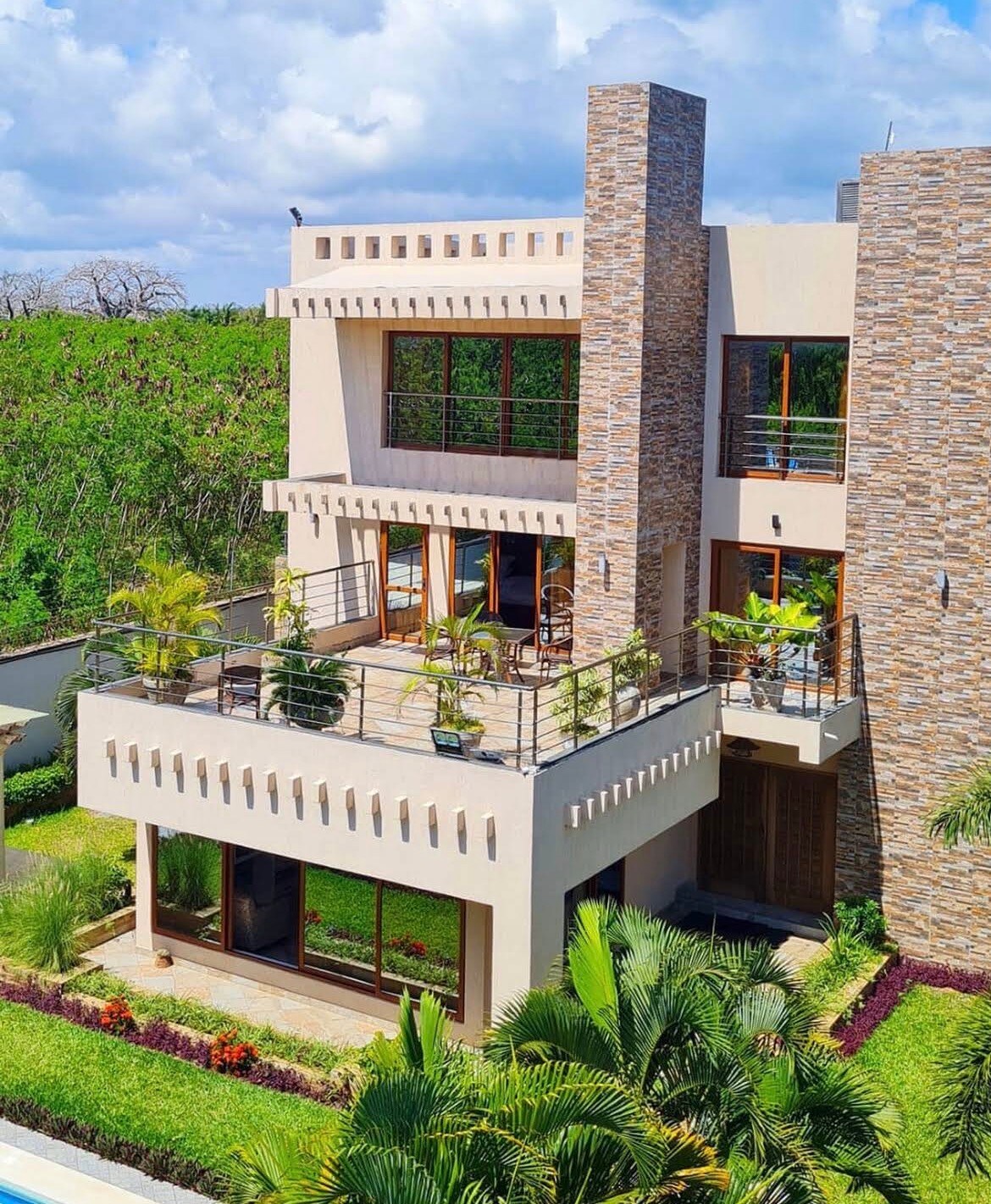 Palm Haven 1, 5BR — photo 4