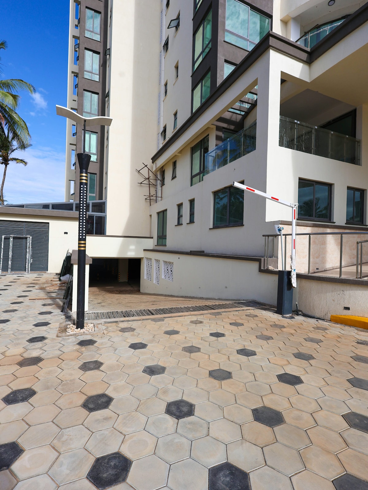 Nauras Towers Beachfront, 4BR — photo 16