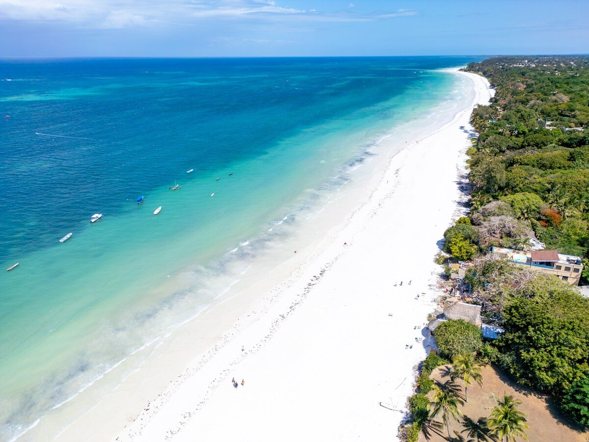 Tequila Sunrise Beach Cabana — photo 49