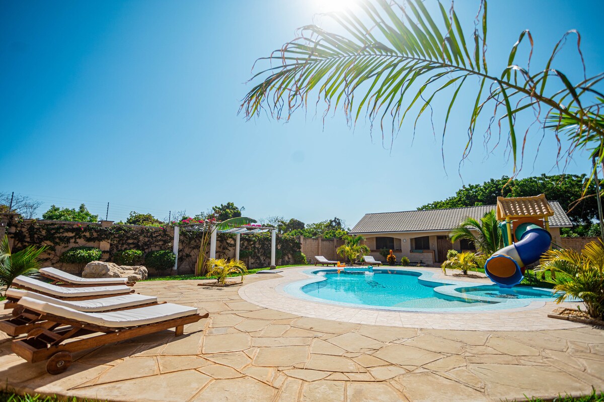 Diani Hilltop Villa, 5BR — view 3