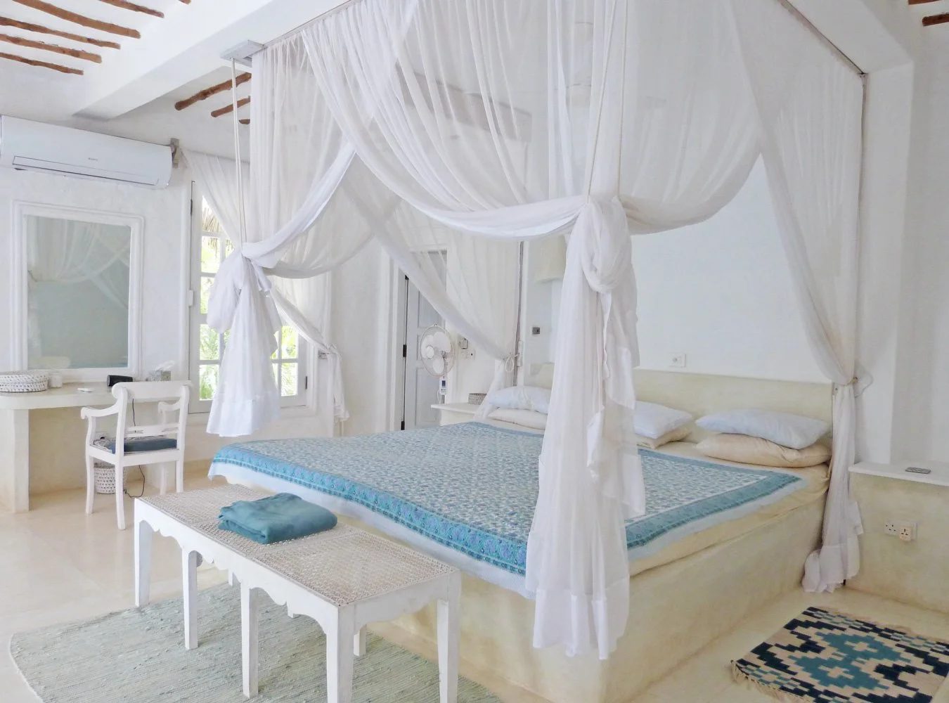 Blue Bay Beach House, 5BR Beachfront — photo 46