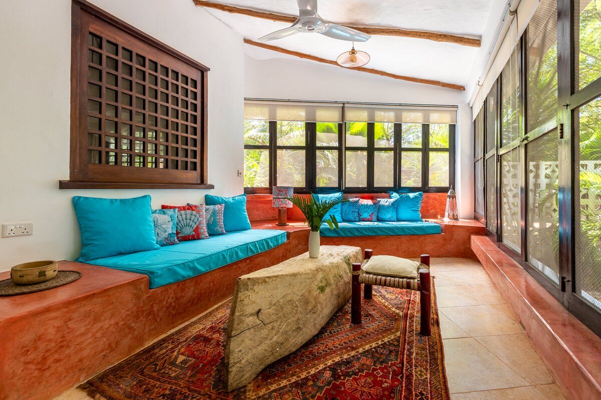 Tequila Sunrise Forest Cabana — photo 5