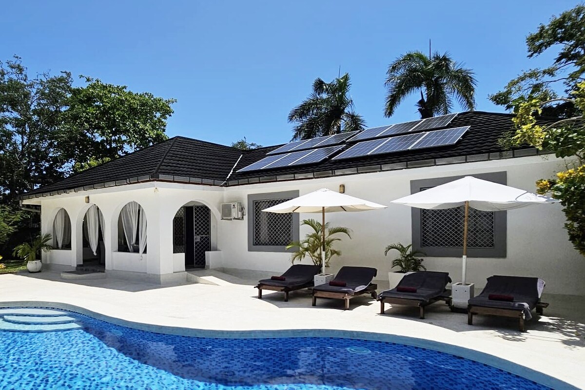 PrivatVilla with Pool & Chef, 5BR — view 2
