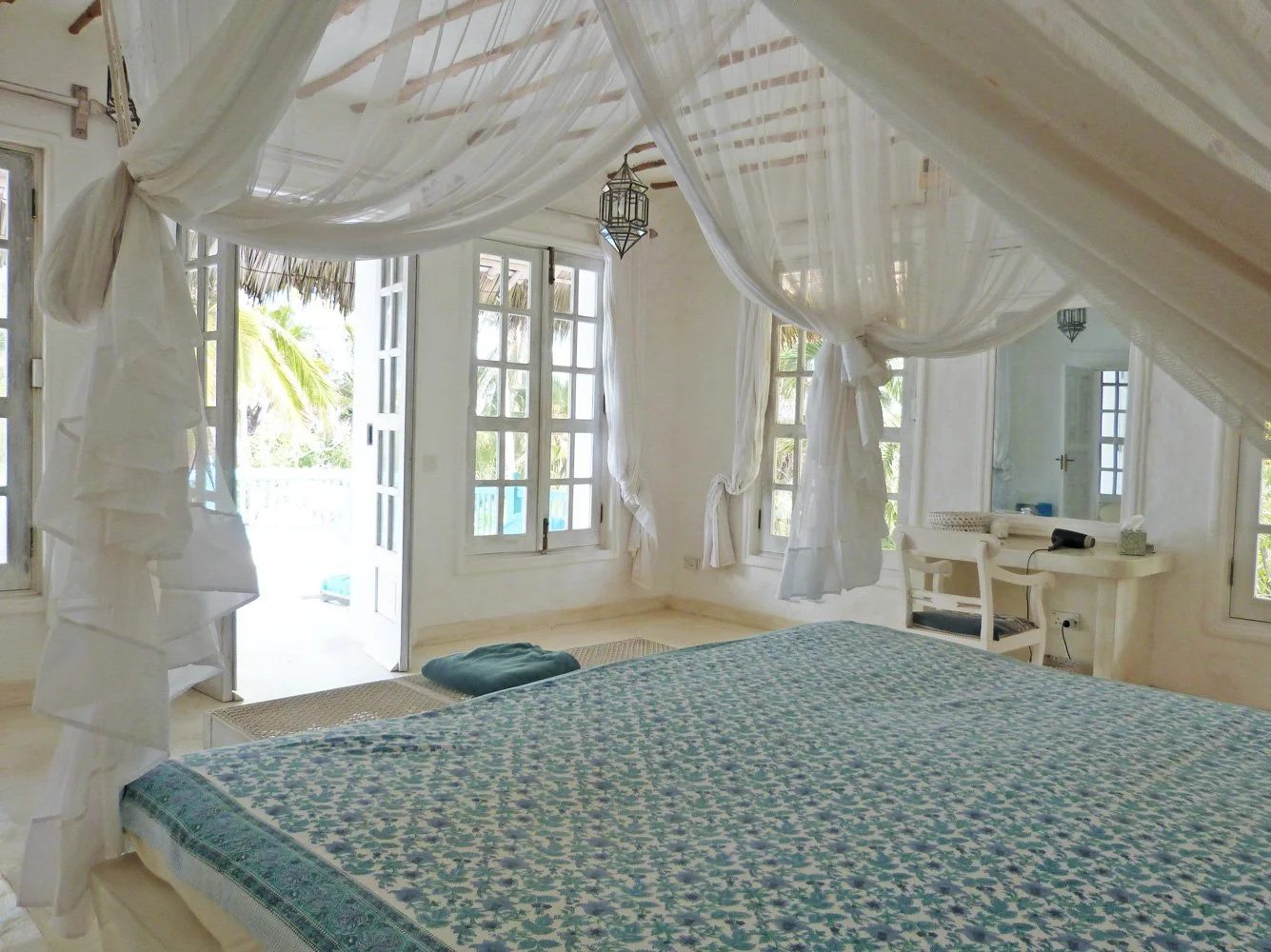 Blue Bay Beach House, 5BR Beachfront — photo 53
