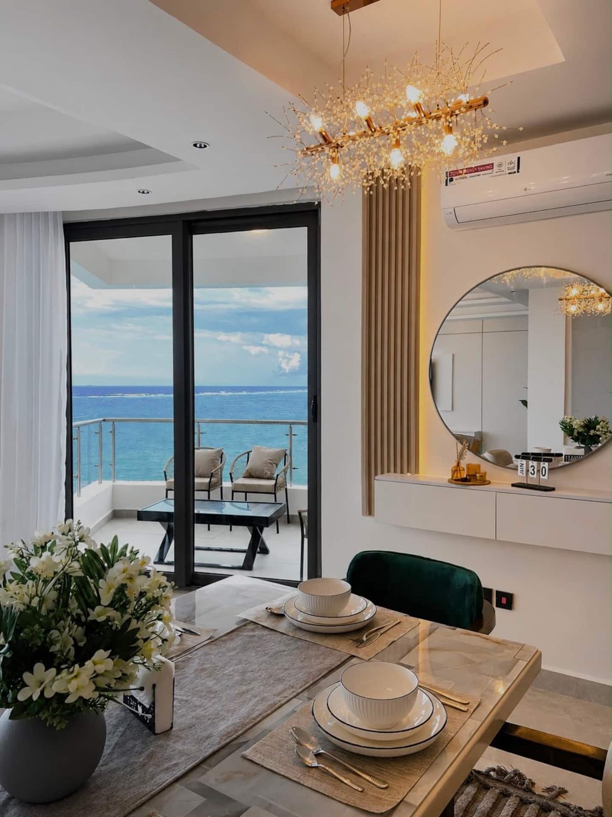 Panoramic Beachfront Residence — photo 13