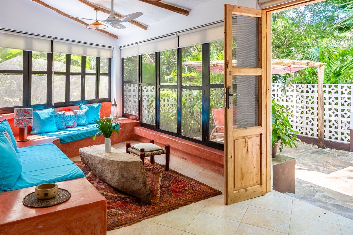 Tequila Sunrise Forest Cabana — photo 14