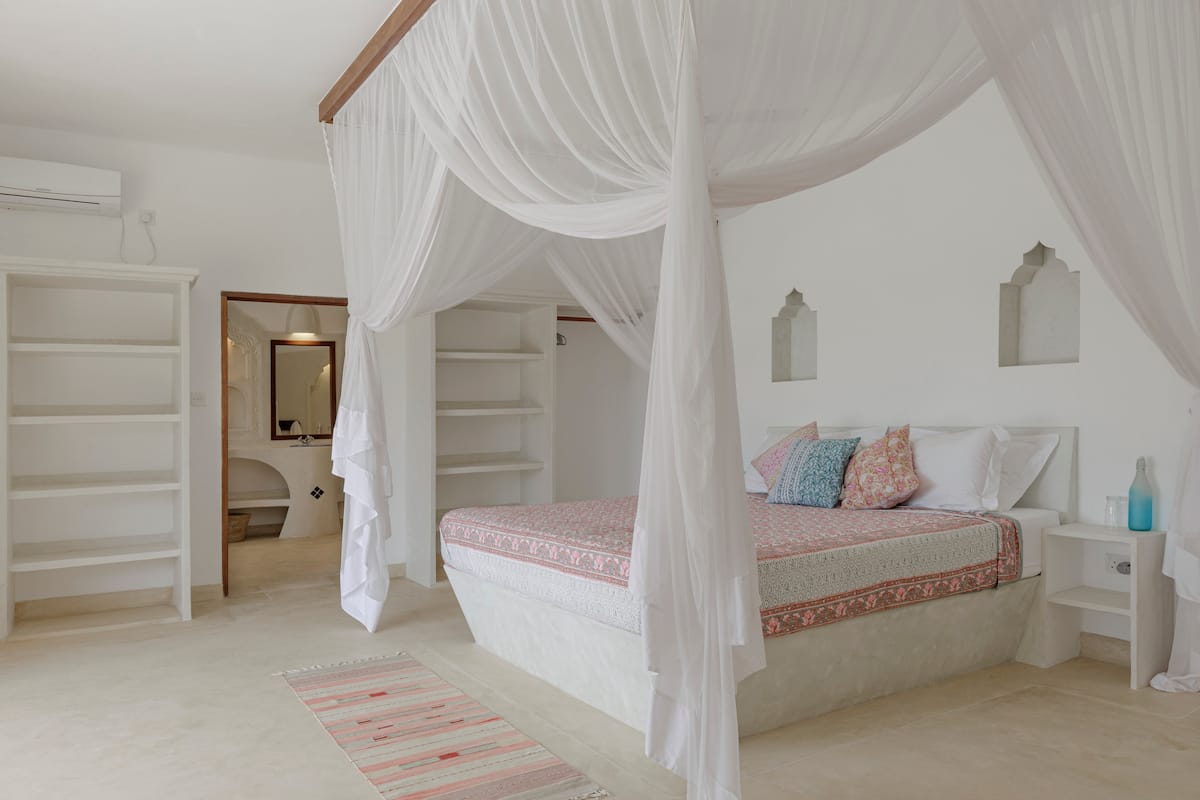 Tulivu House, 5BR — view 3
