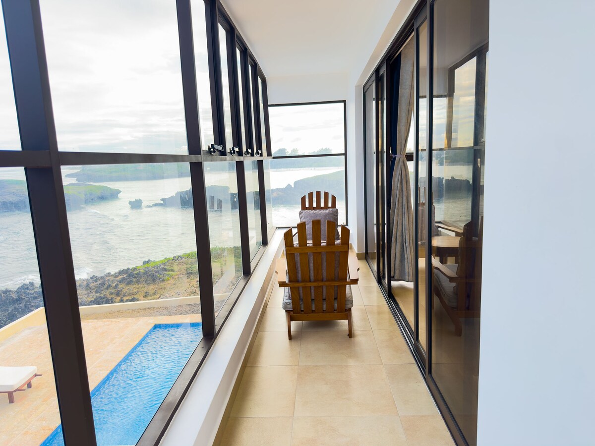 Blue Lagoon Beachfront Villas — photo 3