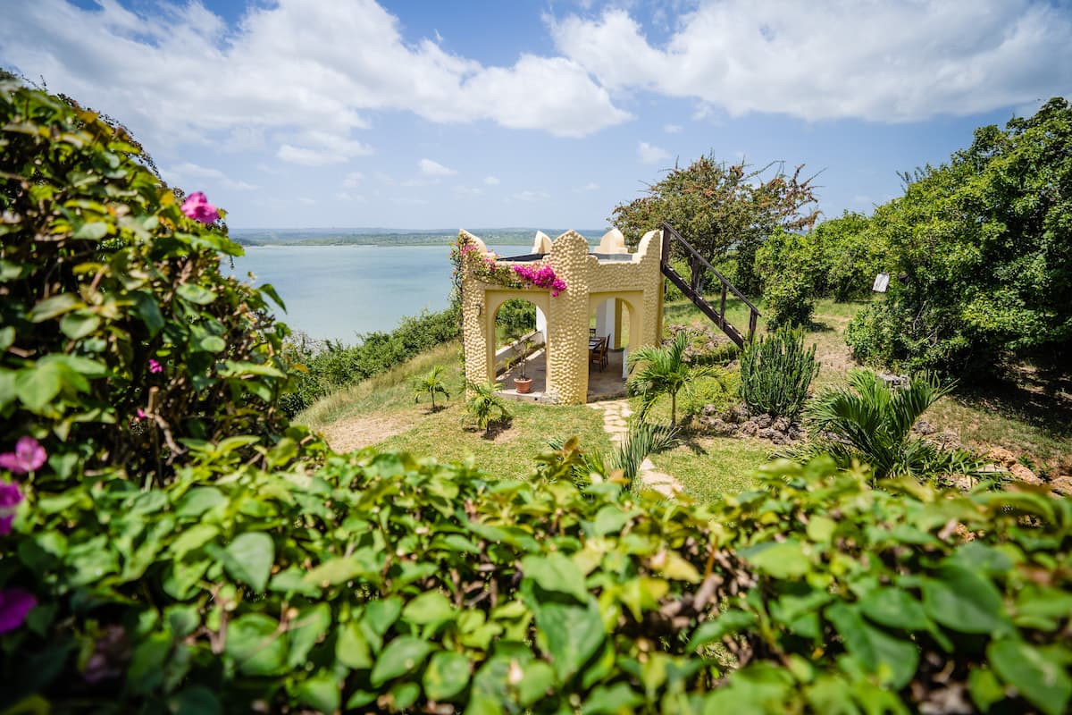 Fumbeni House, 4BR — photo 32