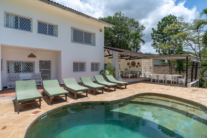 Cape Blush Villa @ Flamboyant — photo 14