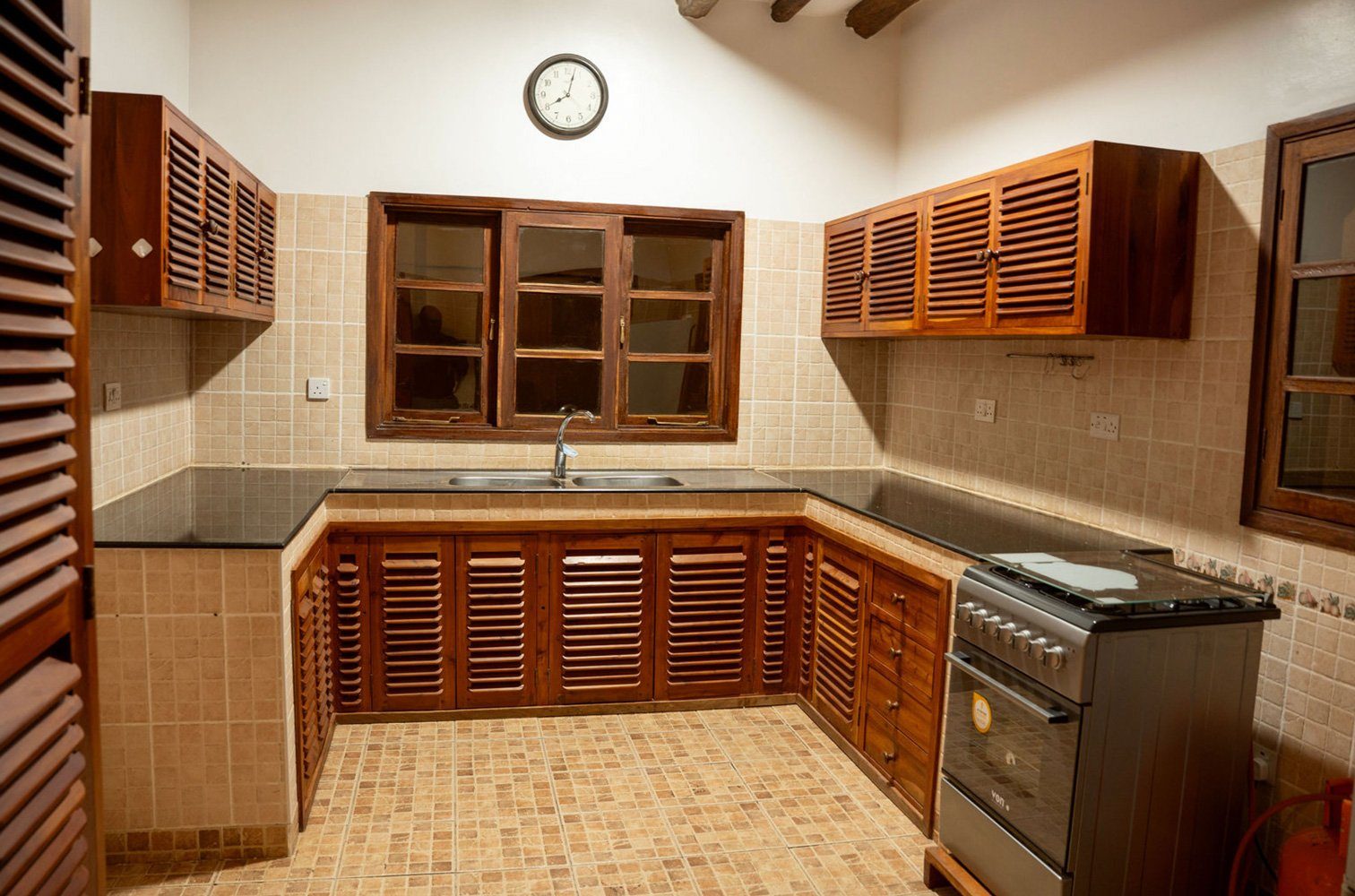 Denise House, 4BR with Cottage — photo 22