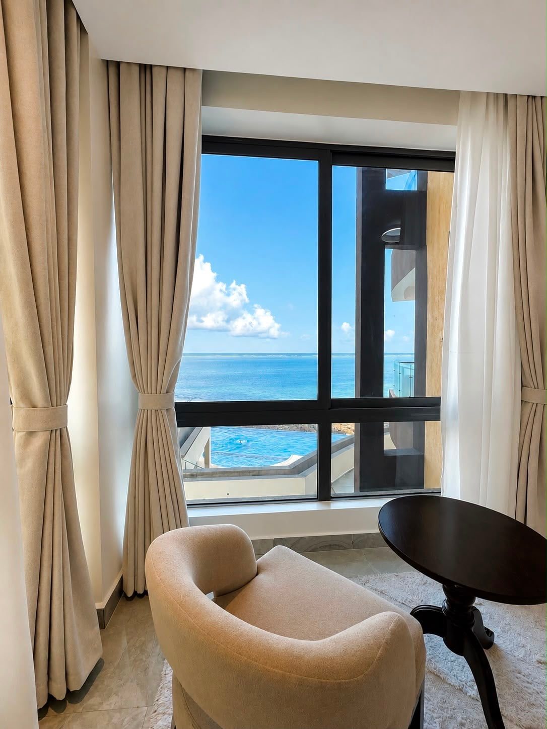 Luxury 3BR Beachfront Escape — photo 5