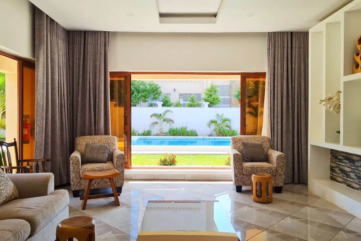Palm Haven 1, 5BR — photo 7