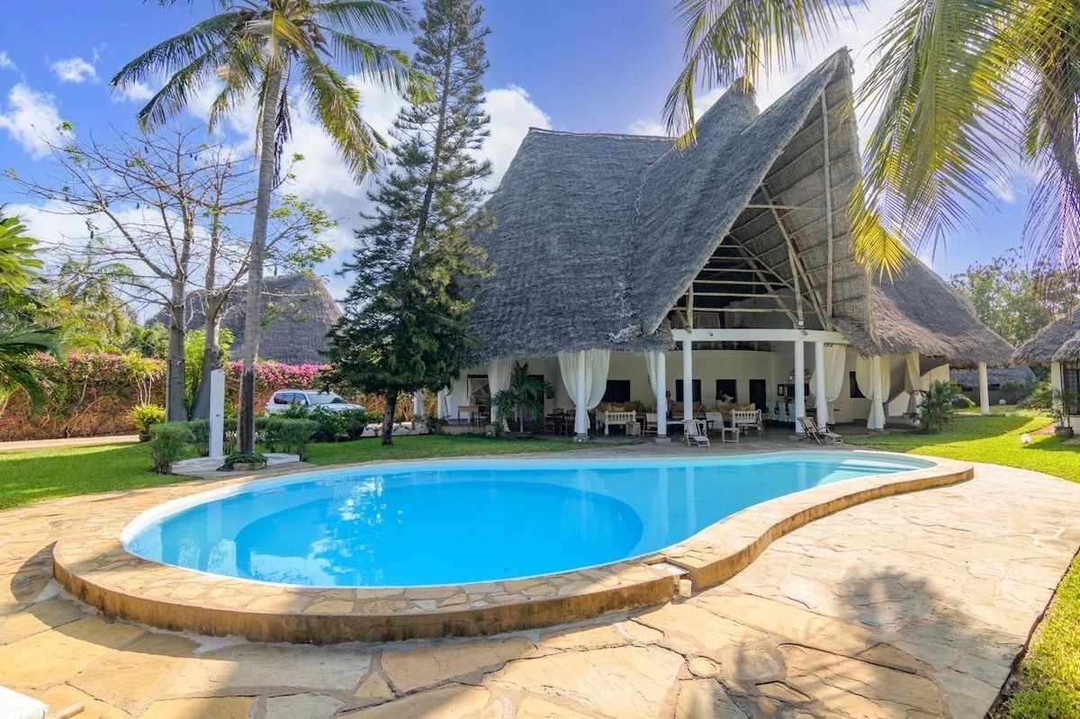 5BR Ensuite Villa With Pool in Malindi, Kilifi County