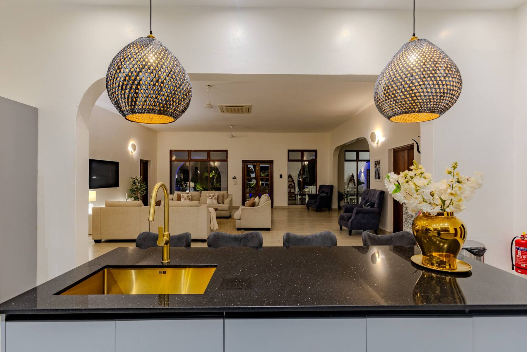 Sky Villa — Luxury Pool Retreat — photo 75