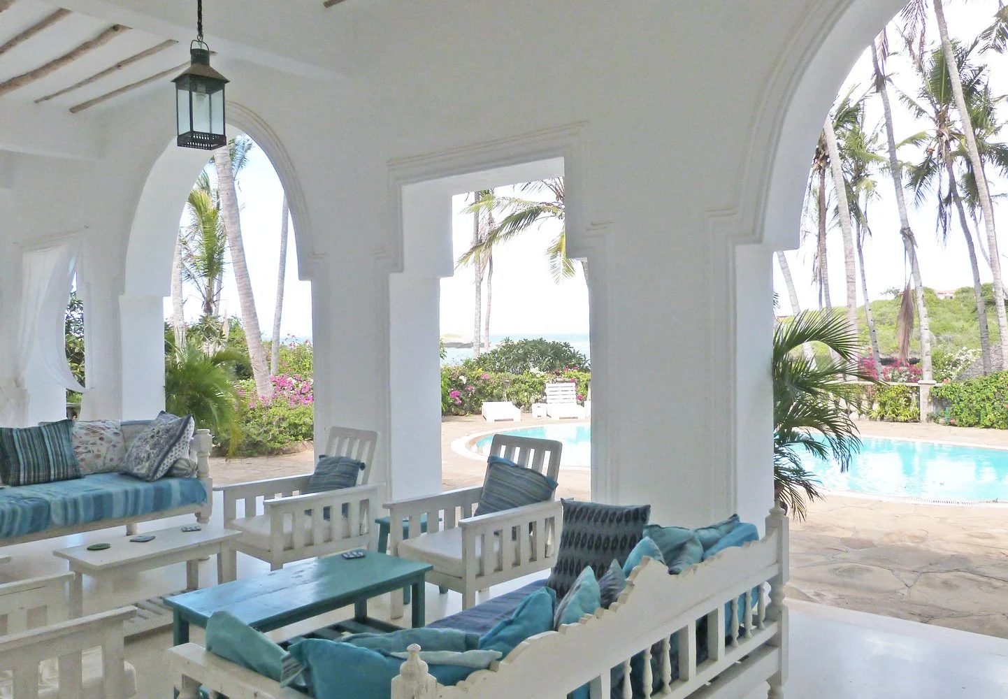Blue Bay Beach House, 5BR Beachfront — photo 11