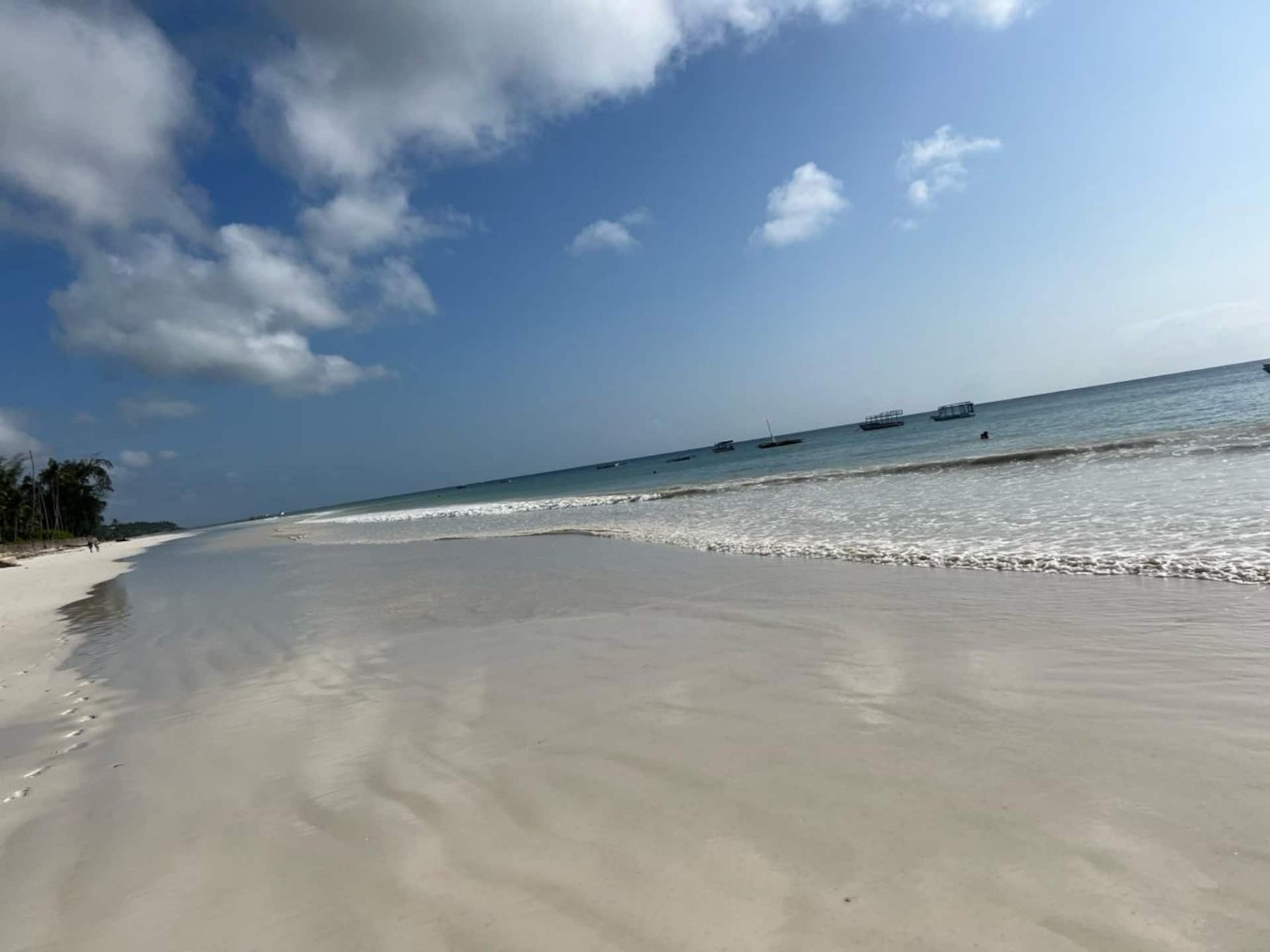 Villa Diani 11, 4BR — photo 6
