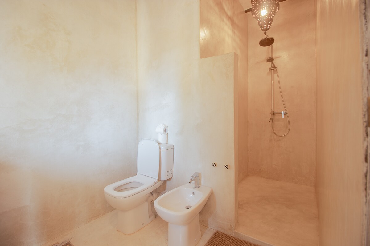 Nuru Villa — Beachfront — photo 25