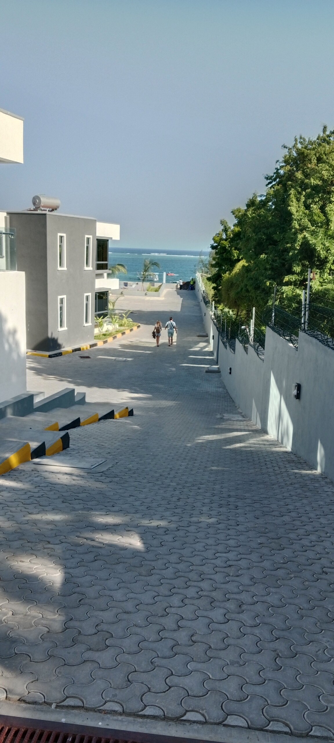 Luxurious 3BR Beach Apartment — photo 49