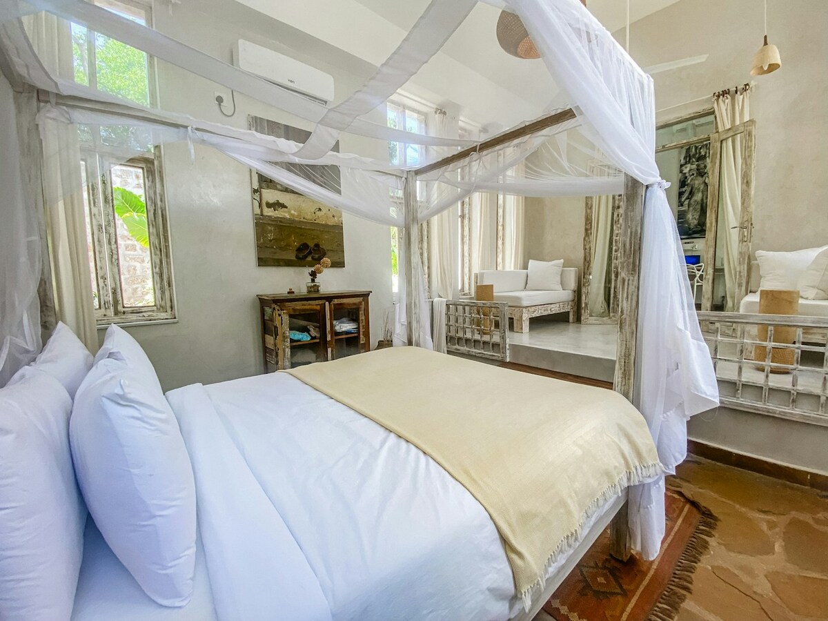 Poolside Garden Villa, 1BR — photo 9