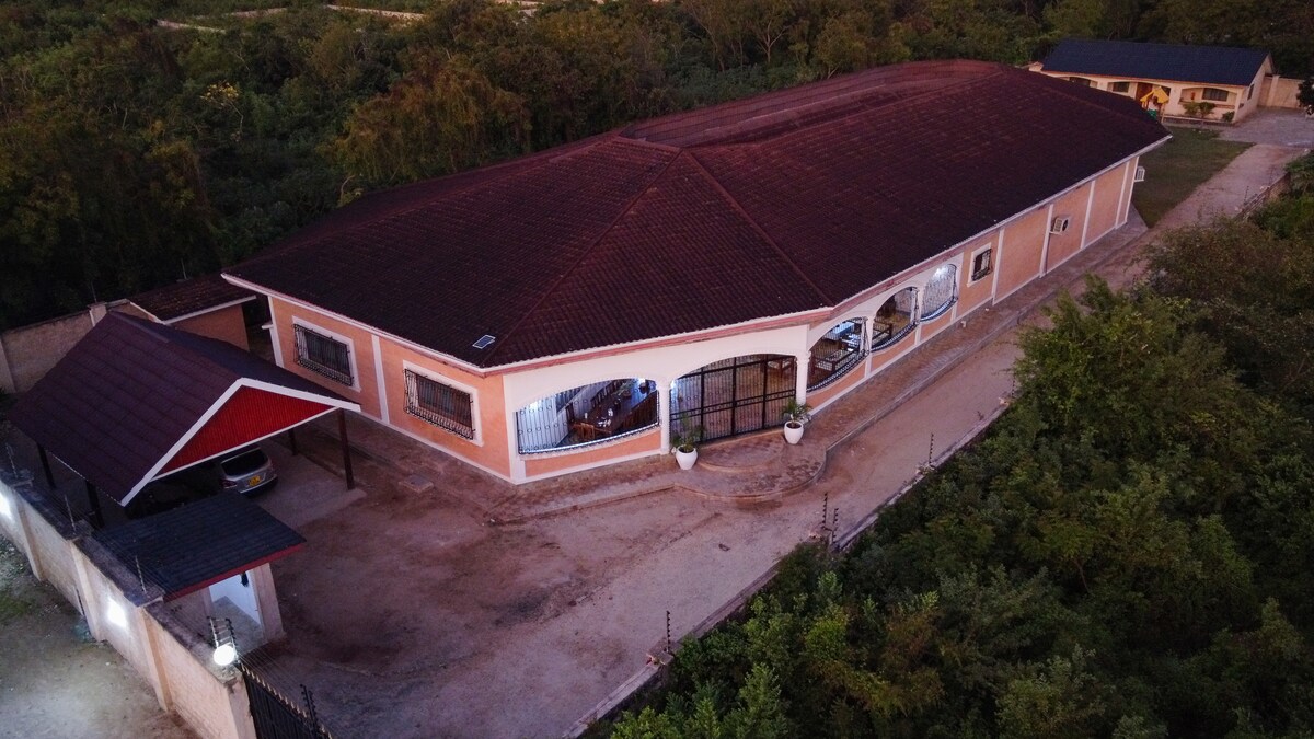 Diani Hilltop Villa, 5BR — photo 7