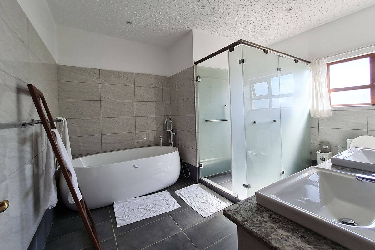 Palm Haven 1, 5BR — photo 11
