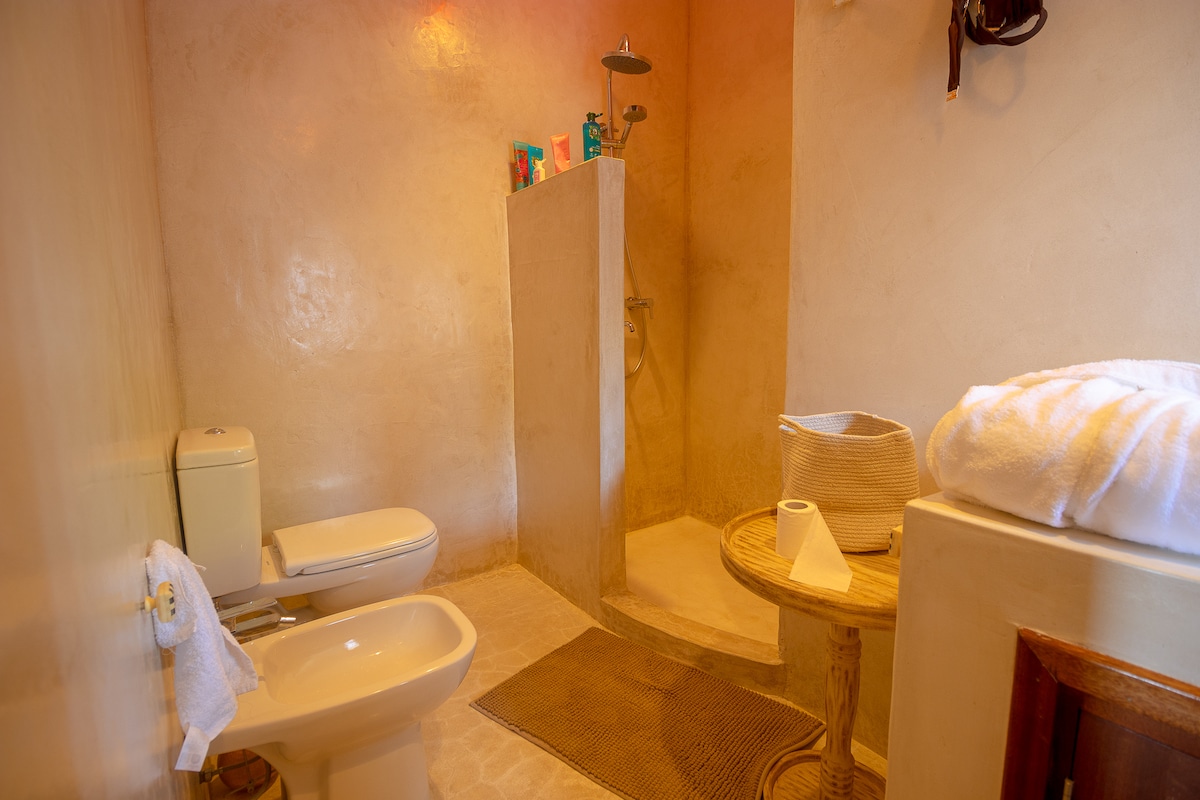 Nuru Villa — Beachfront — photo 24