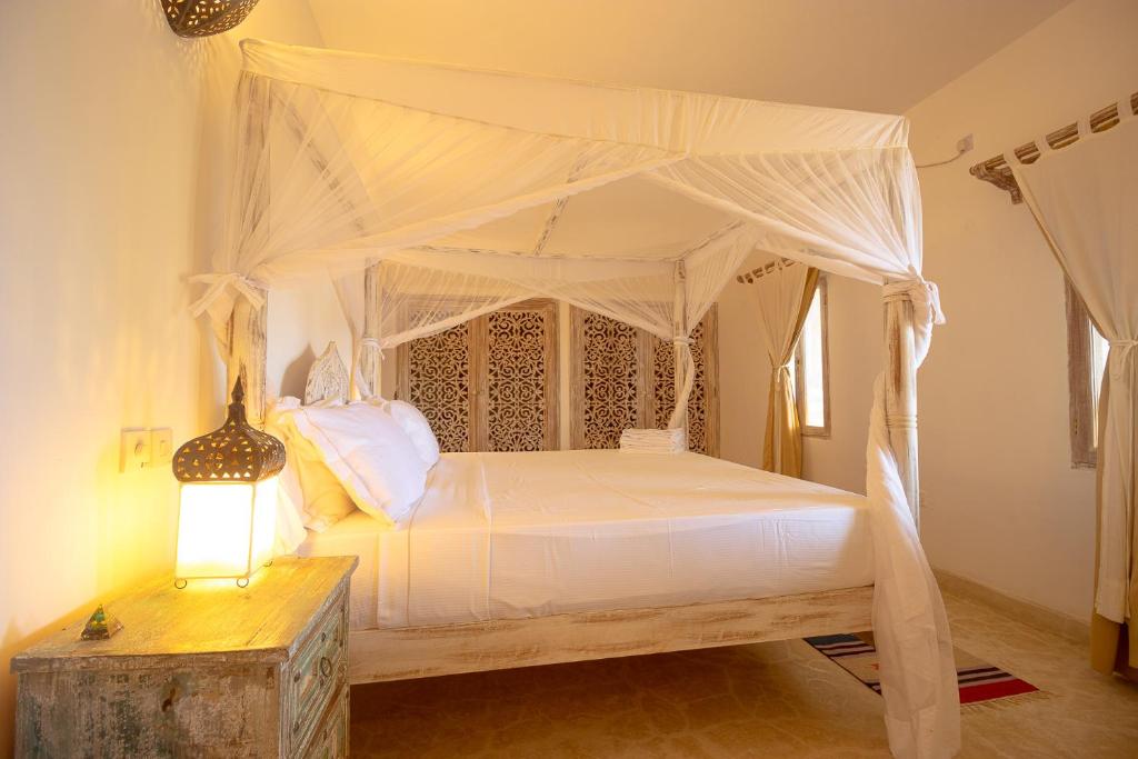 Nuru Villa — Beachfront — photo 13
