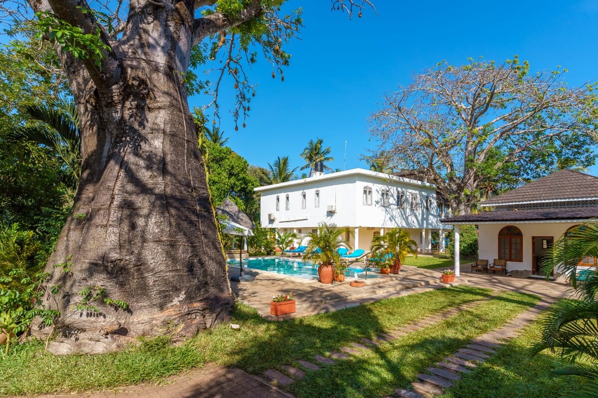 Diani White House - 2 Homes Together, 6BR — photo 38