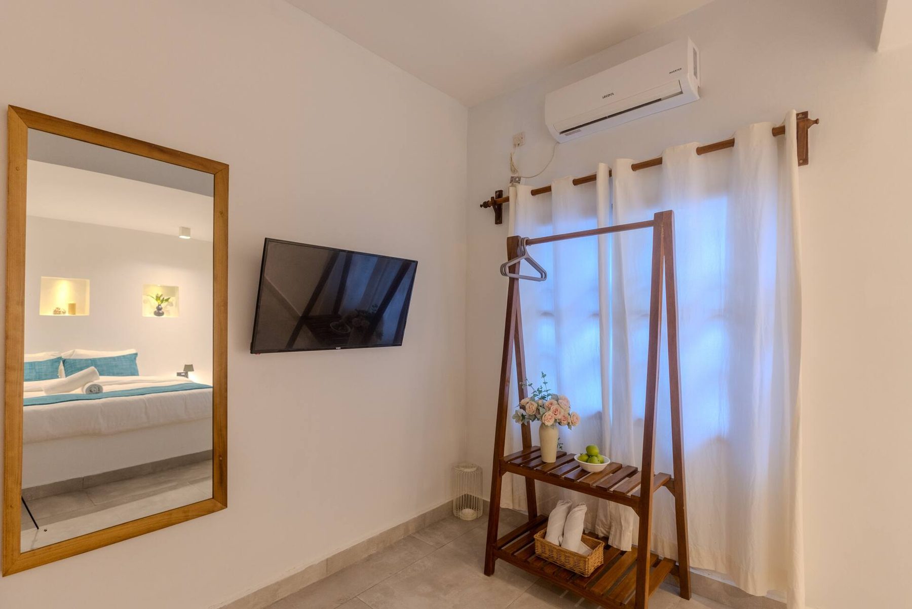 Sky Villa — Luxury Pool Retreat — photo 8