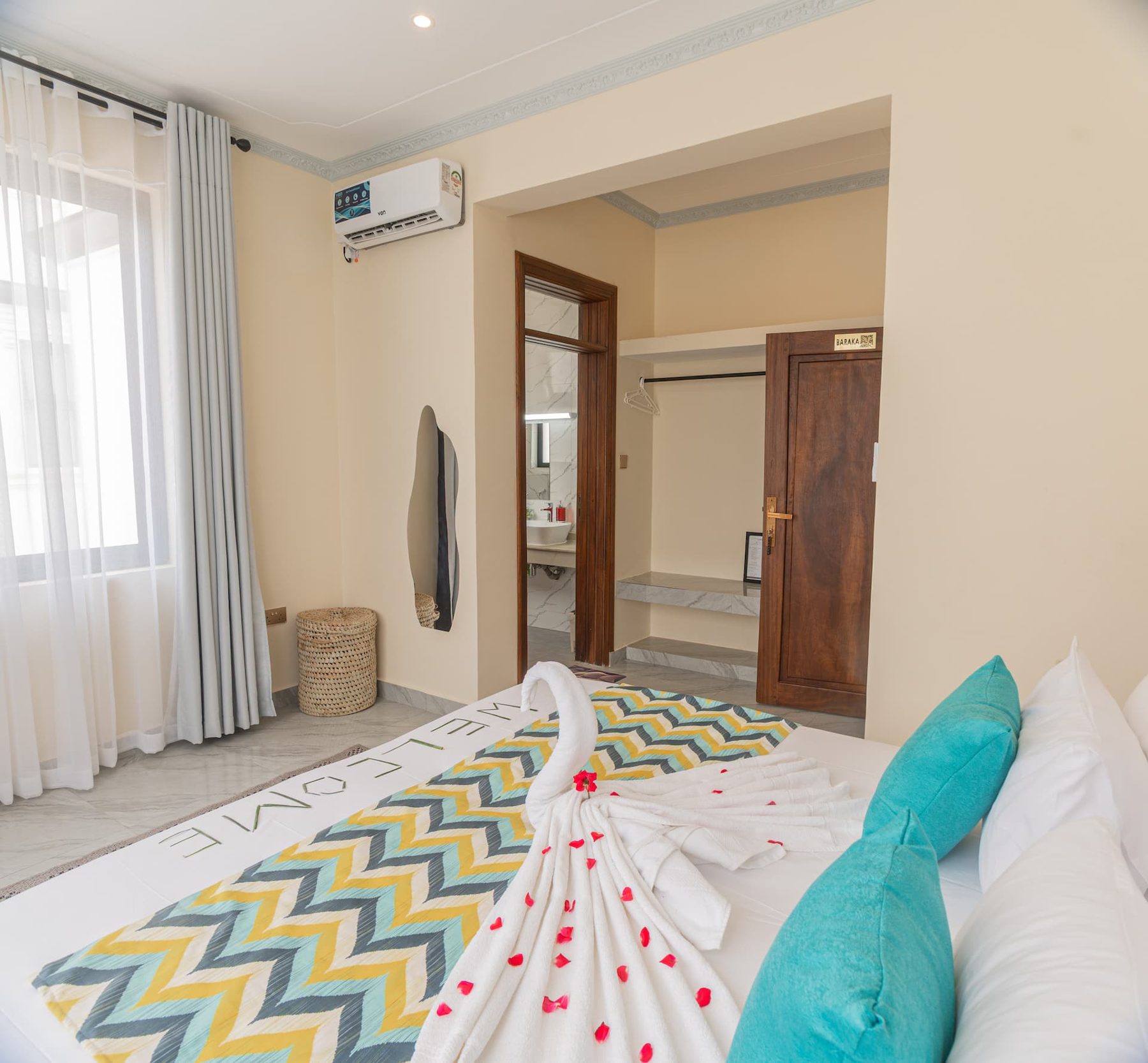 Ocean Villa Luxury 9BR Beachfront — photo 81