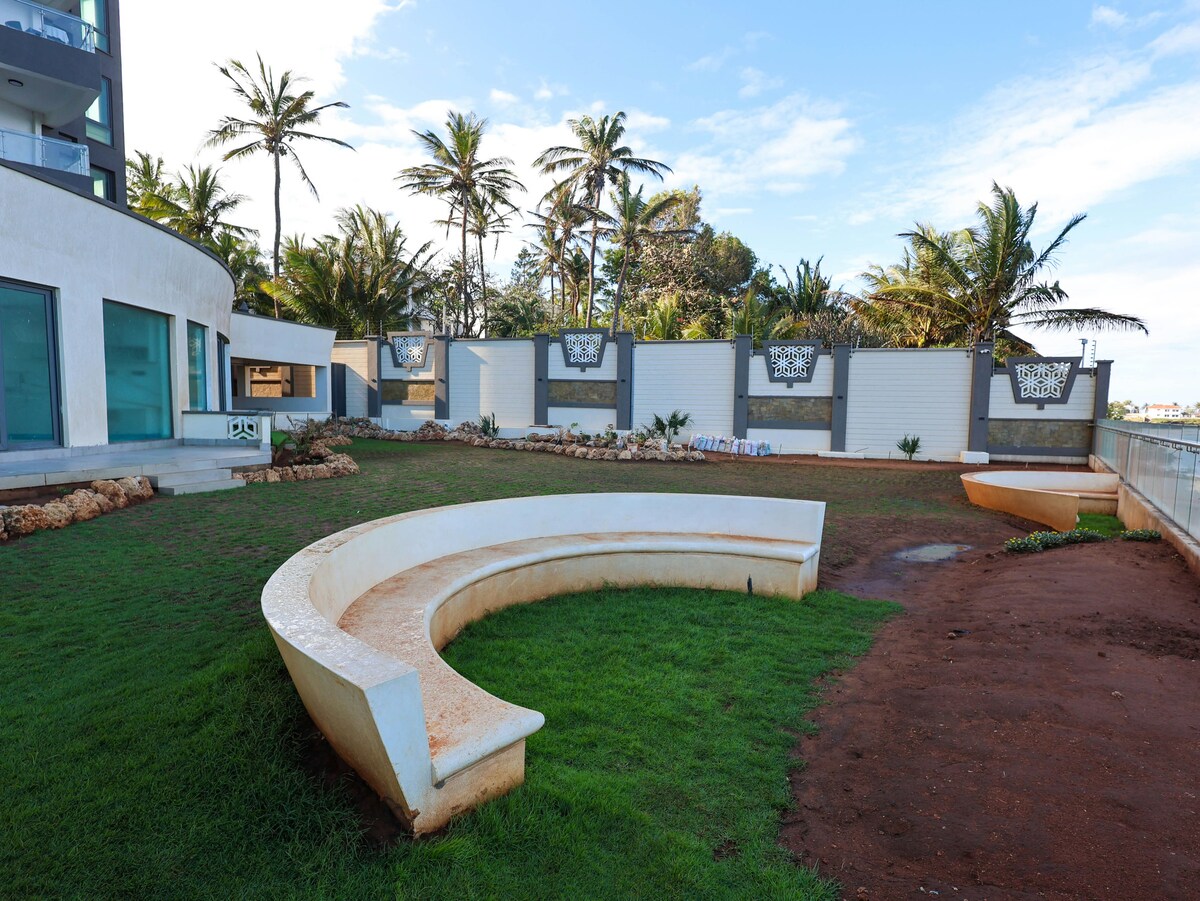 Nauras Towers Beachfront, 4BR — photo 9