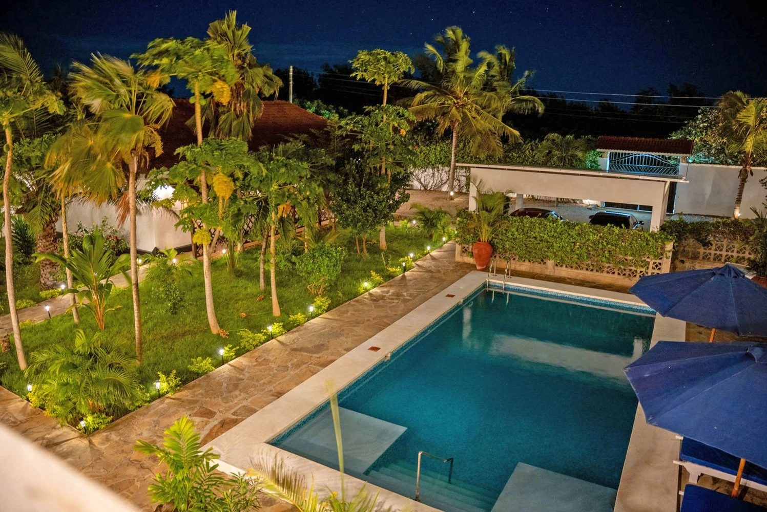 Denise House, 4BR with Cottage — view 3
