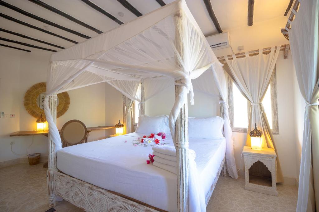Nuru Villa — Beachfront — photo 11