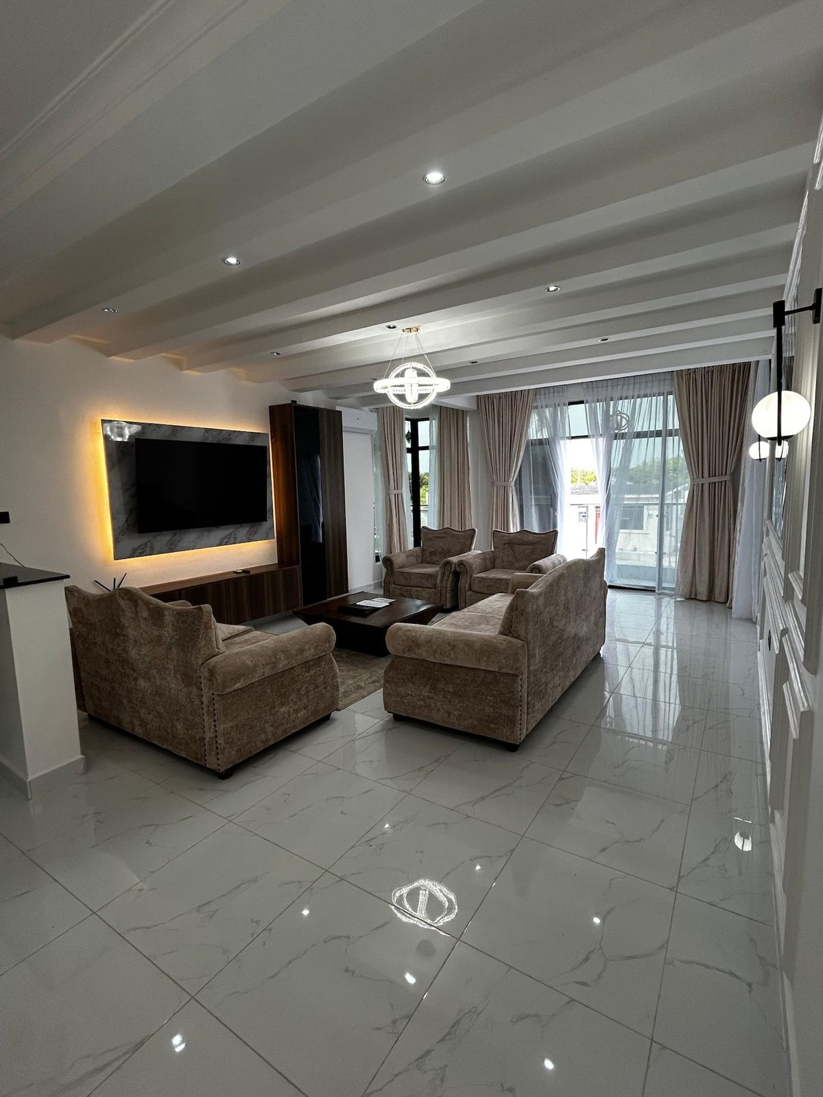 Serian Breeze Family Villa