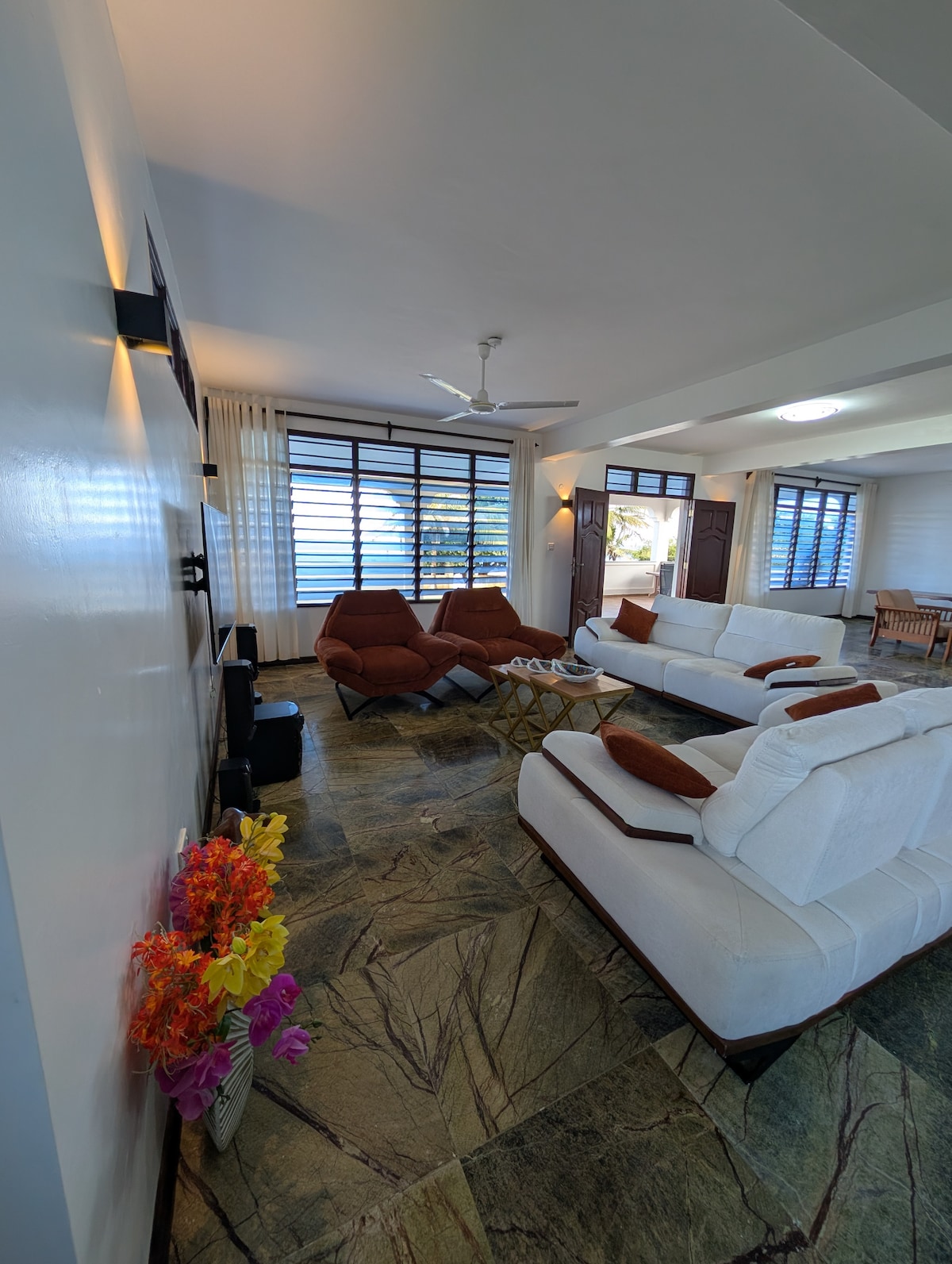 Luxury 4BR Beachfront Villa, Private Paradise — photo 13