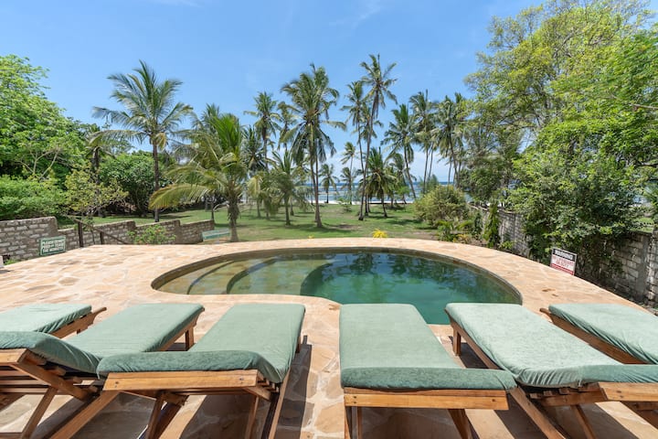 Cape Blush Villa @ Flamboyant — photo 31