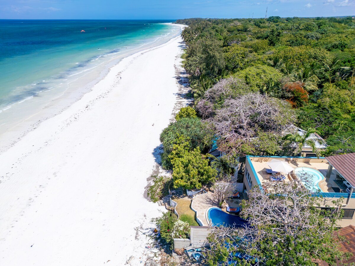 Tequila Sunrise Beach Cabana — photo 10